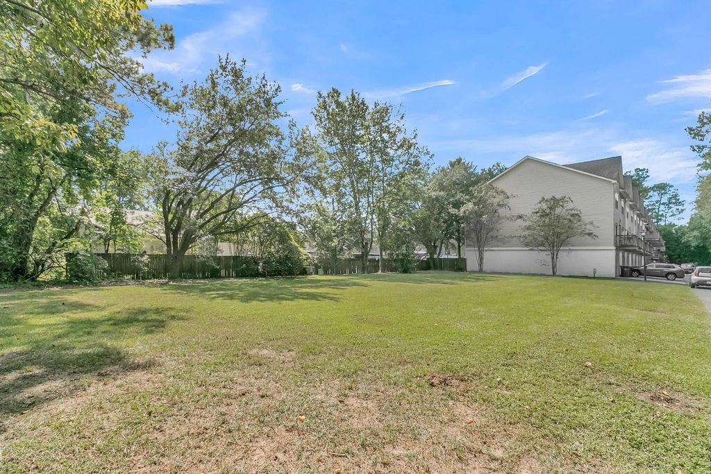 949 E Estates Boulevard 407, Charleston