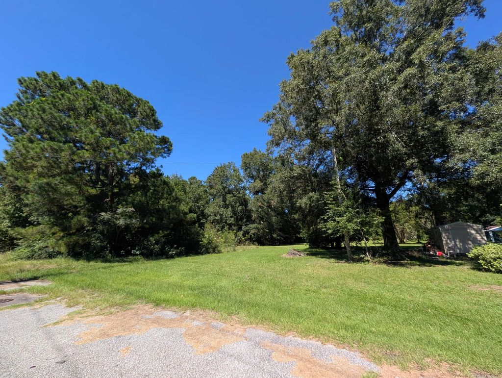 Wall Street, Moncks Corner