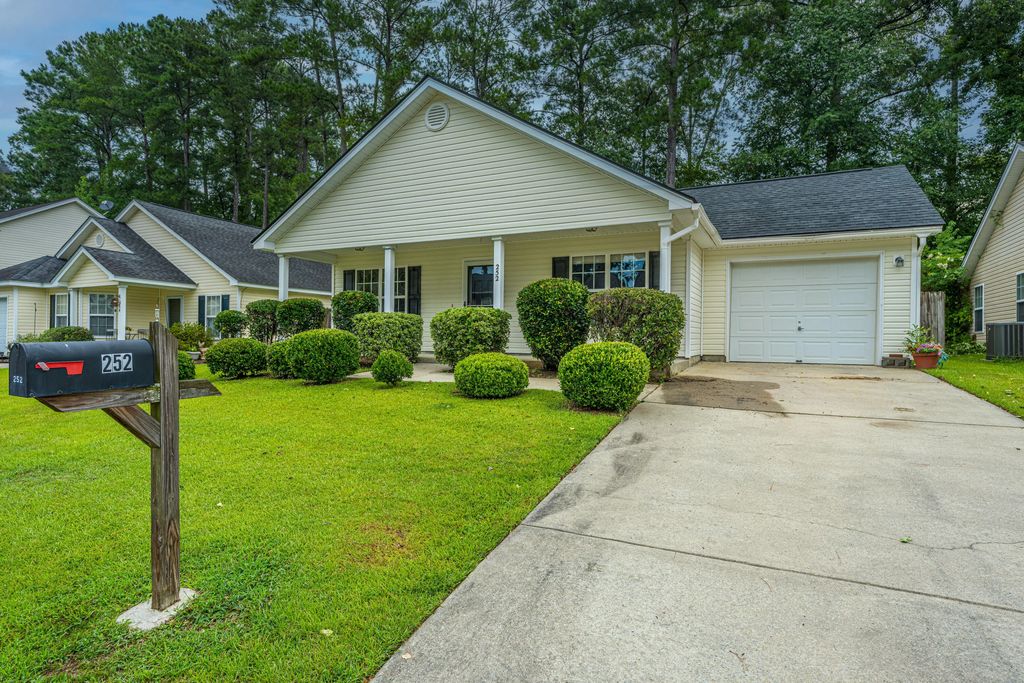 252 Trickle Drive, Summerville