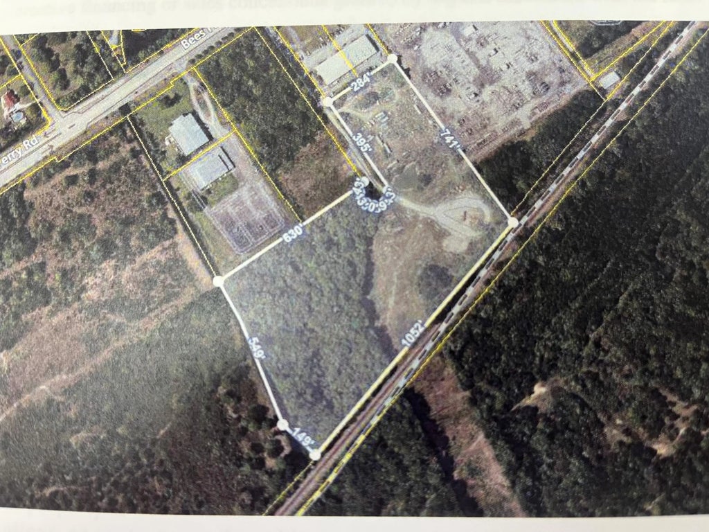 1 Wolffs Lair Road, Charleston