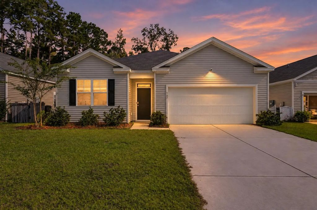 107 Valley Row, Summerville