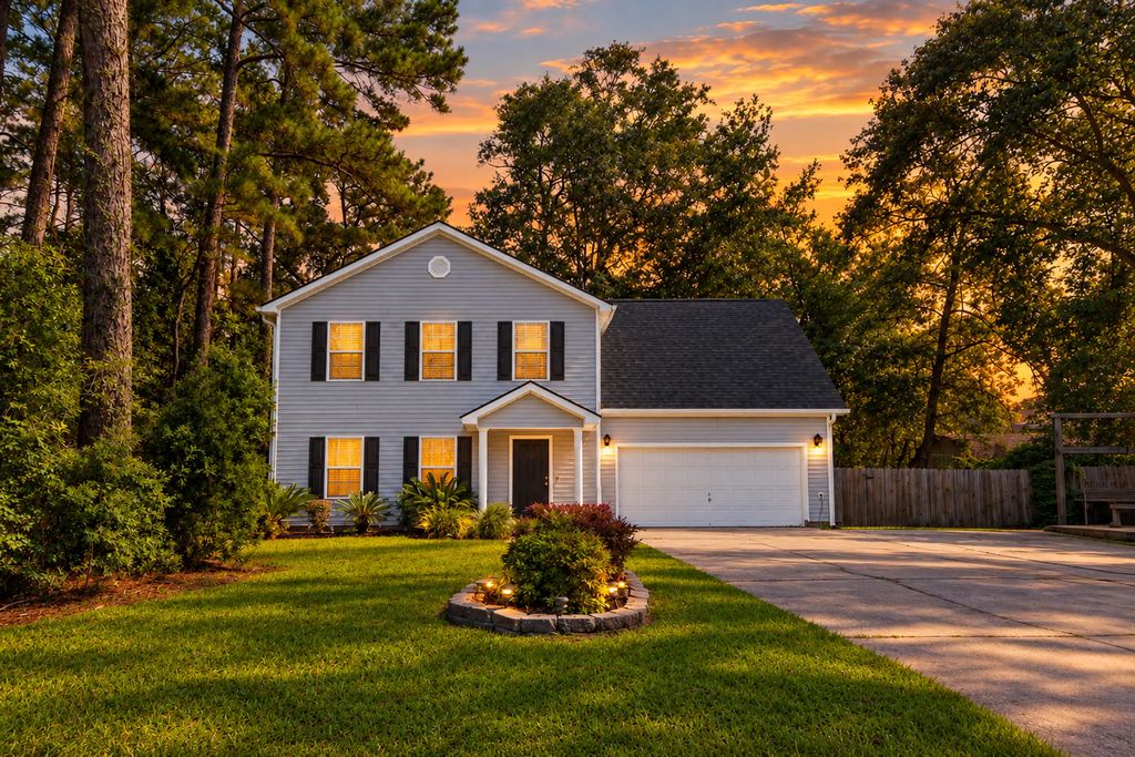 8960 Buck Run Court, North Charleston