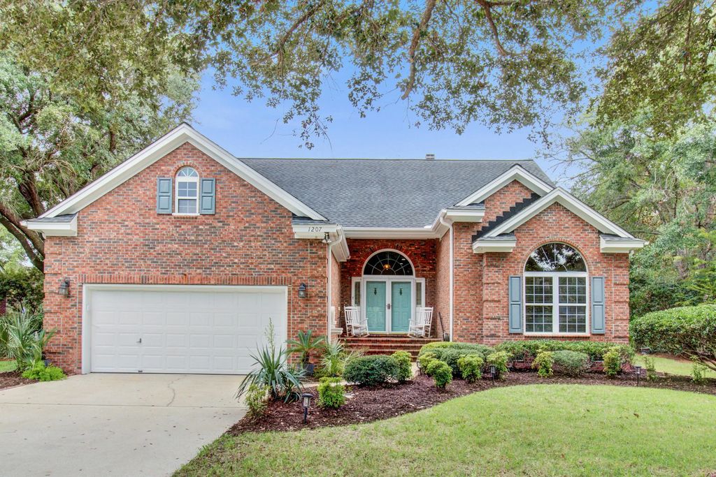 1207 Medinah Drive, Mount Pleasant