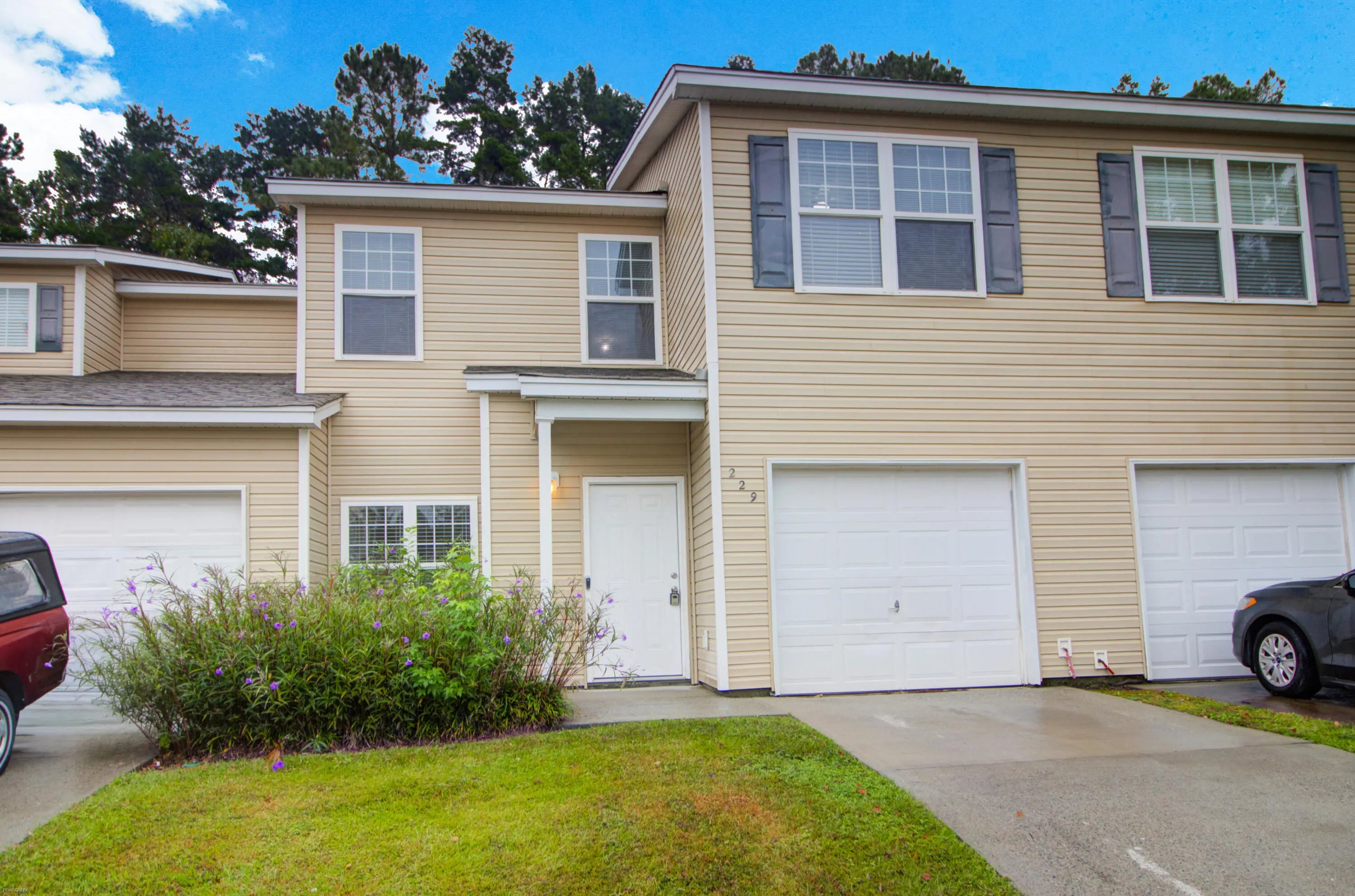 Photo of Listing #25027792