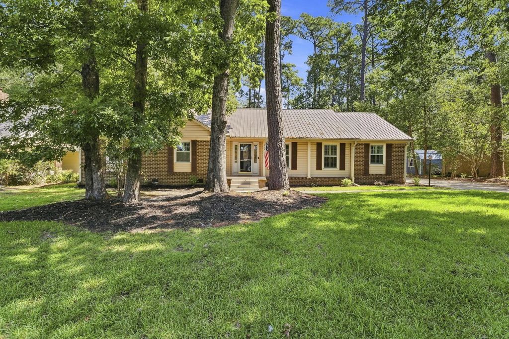 219 Shaftesbury Lane, Summerville