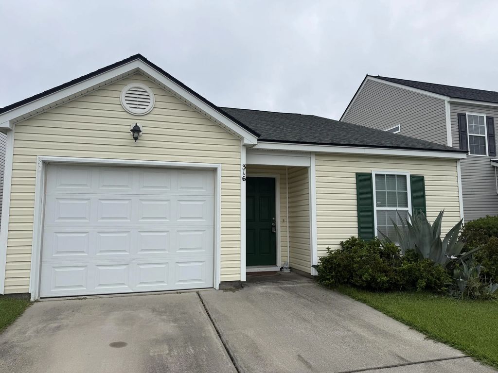 316 Salkahatchie Street, Summerville