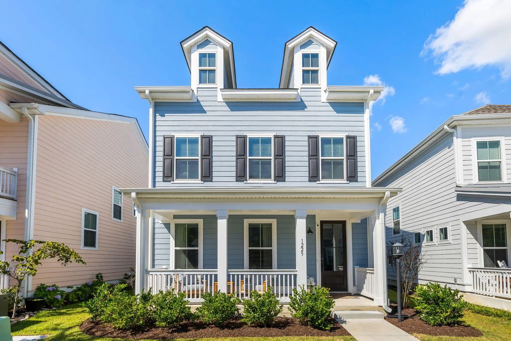 1225 Crooked Oak Road, Charleston