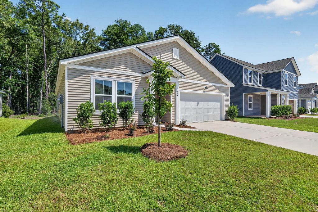 876 Meadowbrook Lane, Summerville