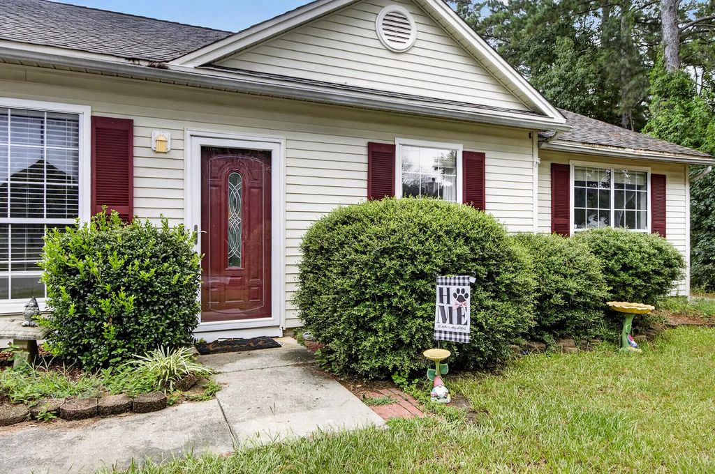 433 Courtland Drive, Summerville