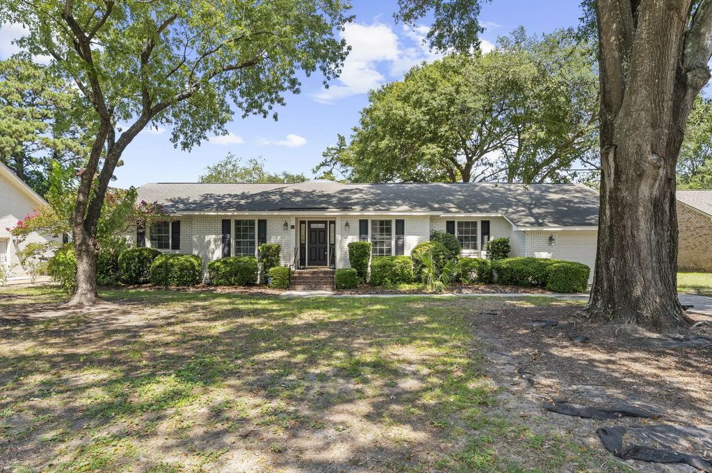 908 Searle Court, Mount Pleasant