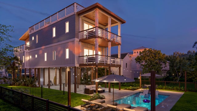 Photo of 615 W Beach Court, Folly Beach SC