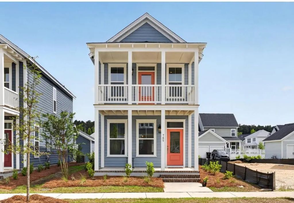 745 Blueway Avenue, Summerville