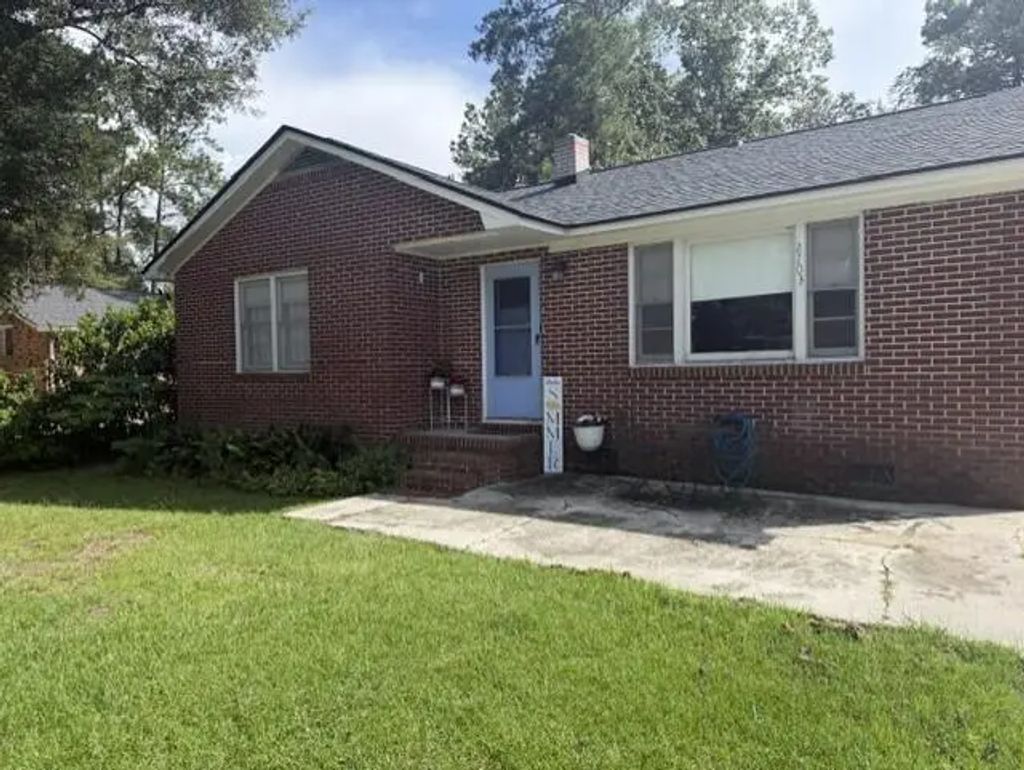 2703 N Oakridge Circle, North Charleston