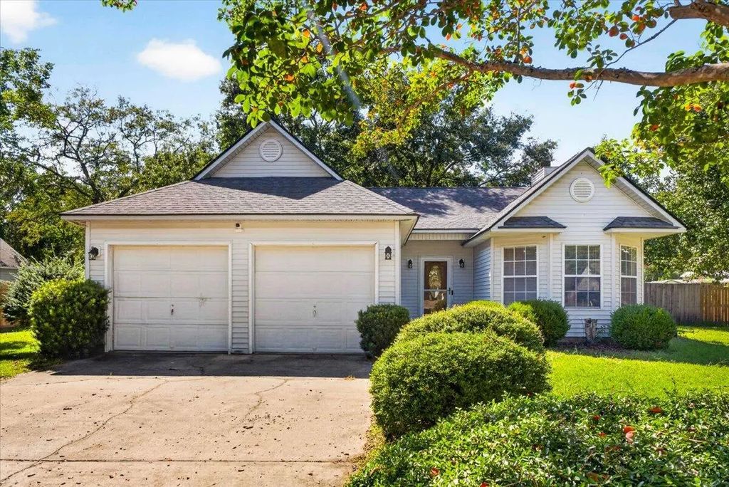 105 Blackwalnut Drive, Summerville