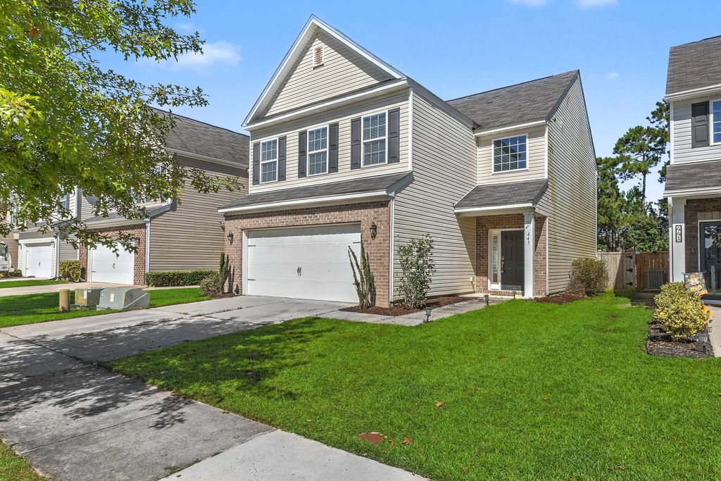 443 Whispering Breeze Lane, Summerville