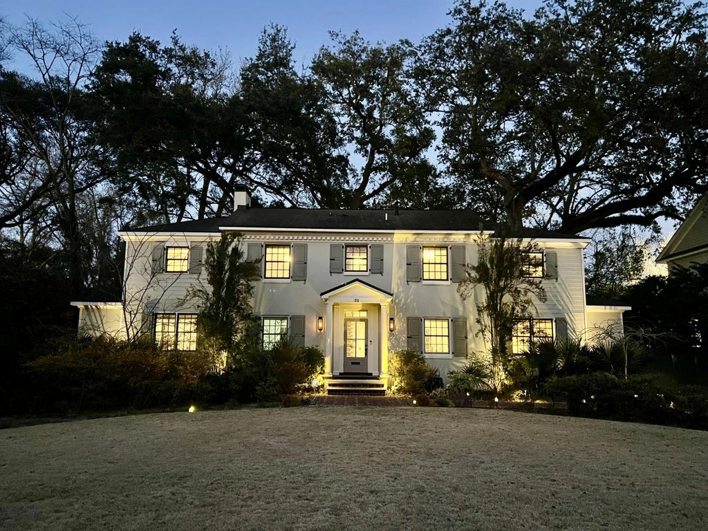 32 Jamestown Road, Charleston