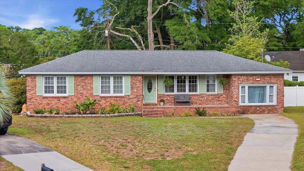 1246 Honeysuckle Lane, Charleston