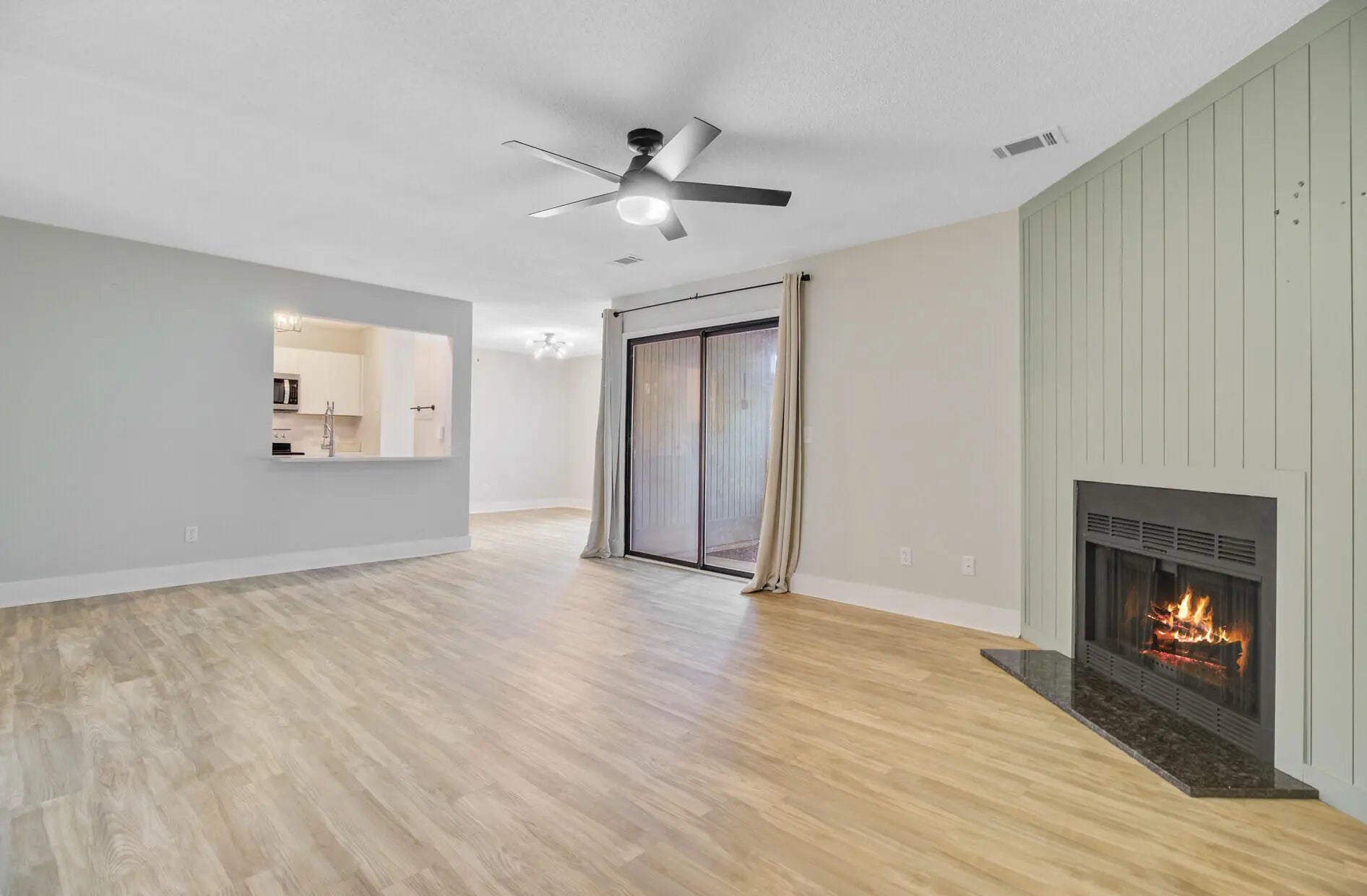 Photo of Listing #25017772