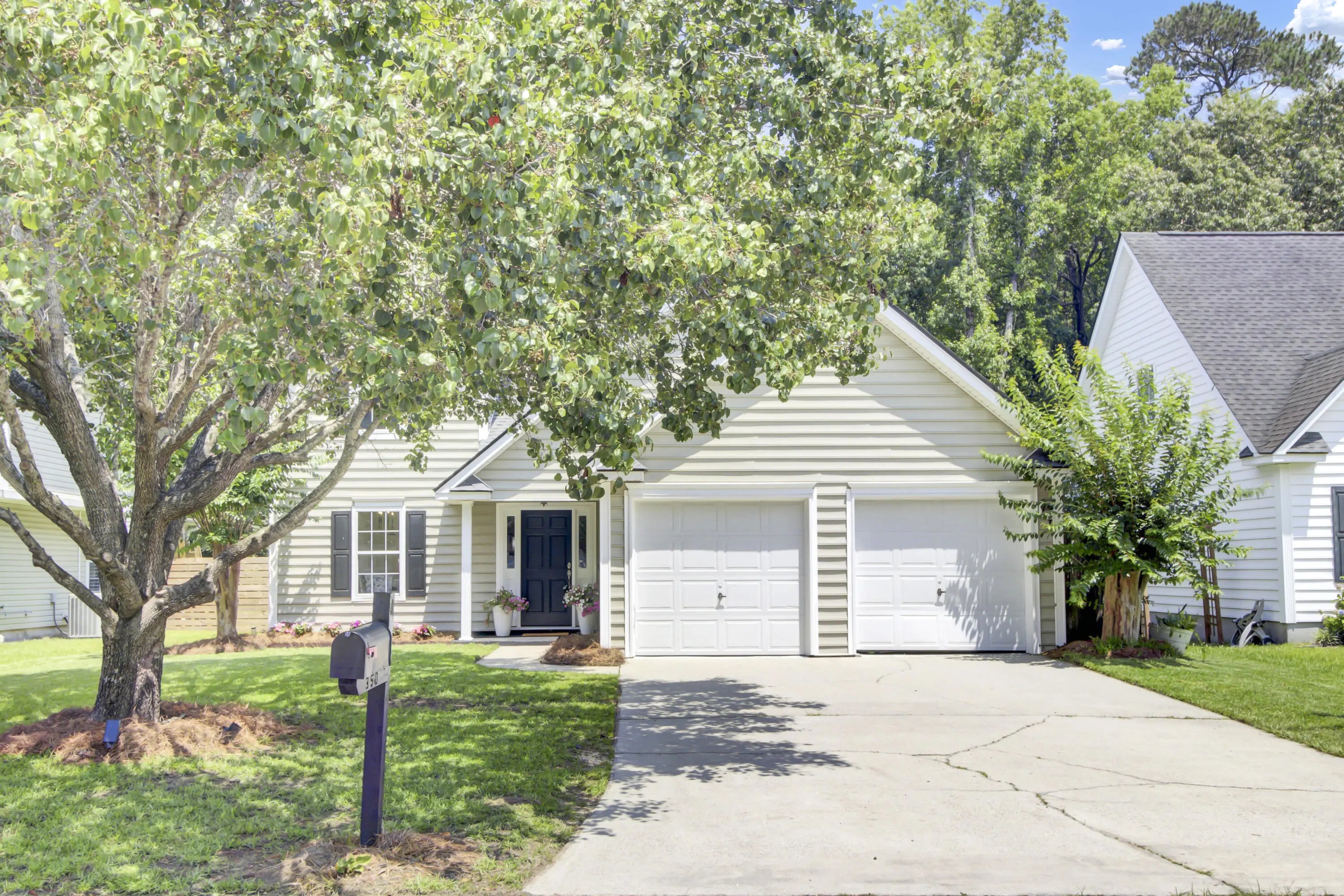 Photo of Listing #25015900