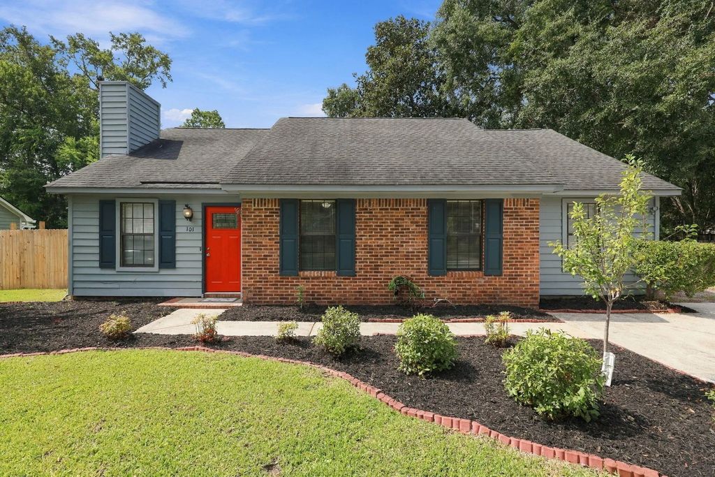 101 Glebe Road, Summerville