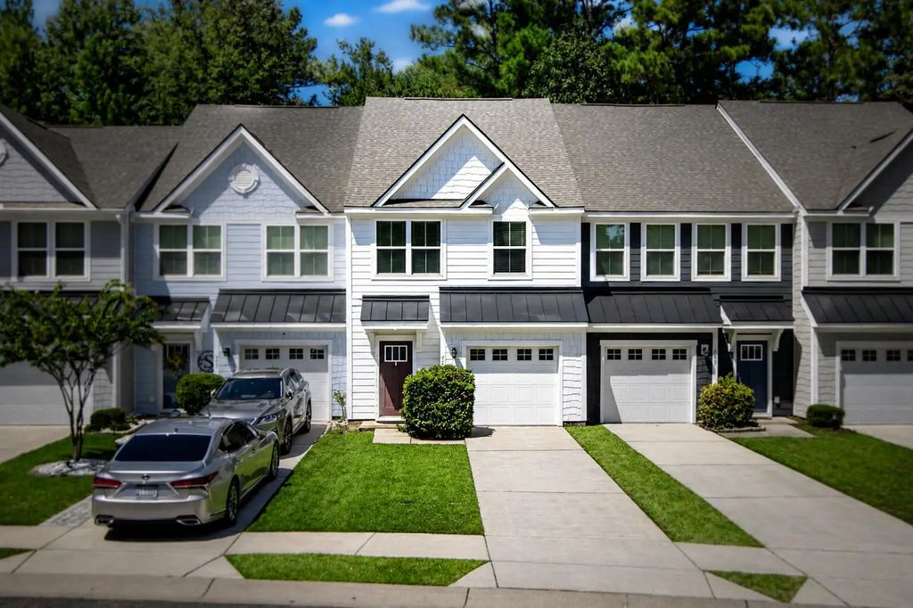 407 Grand Palm Lane, Summerville