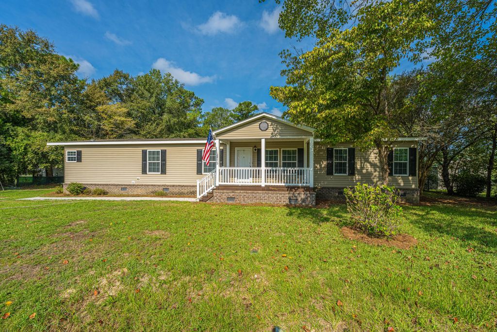 215 Hines Drive, Bonneau