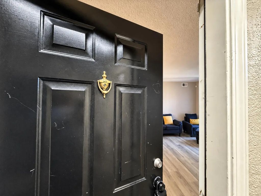 307 Menlo Drive, Columbia