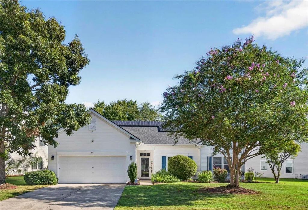 302 Sparkleberry Lane, Ladson