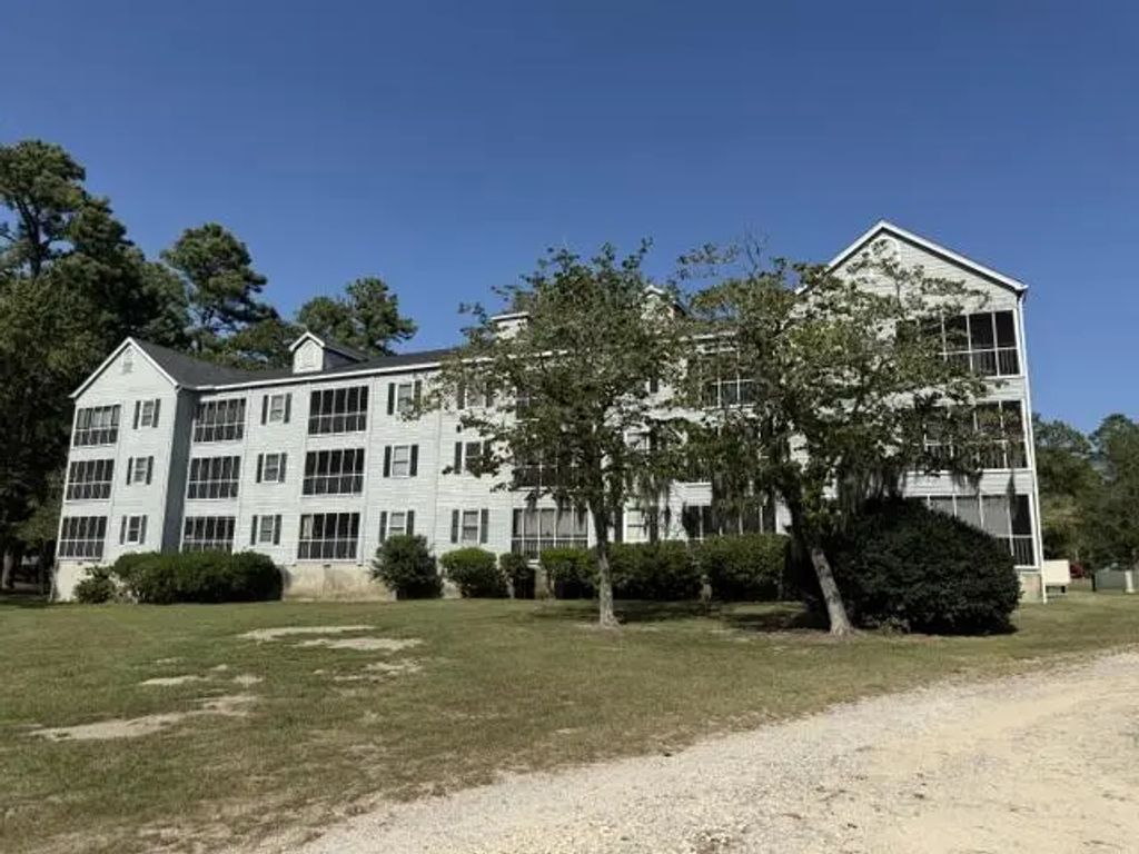 2302 Cypress Pointe # B302, Manning