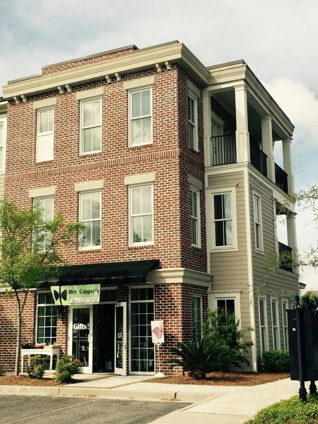 720 S Shelmore Boulevard 202, Mount Pleasant