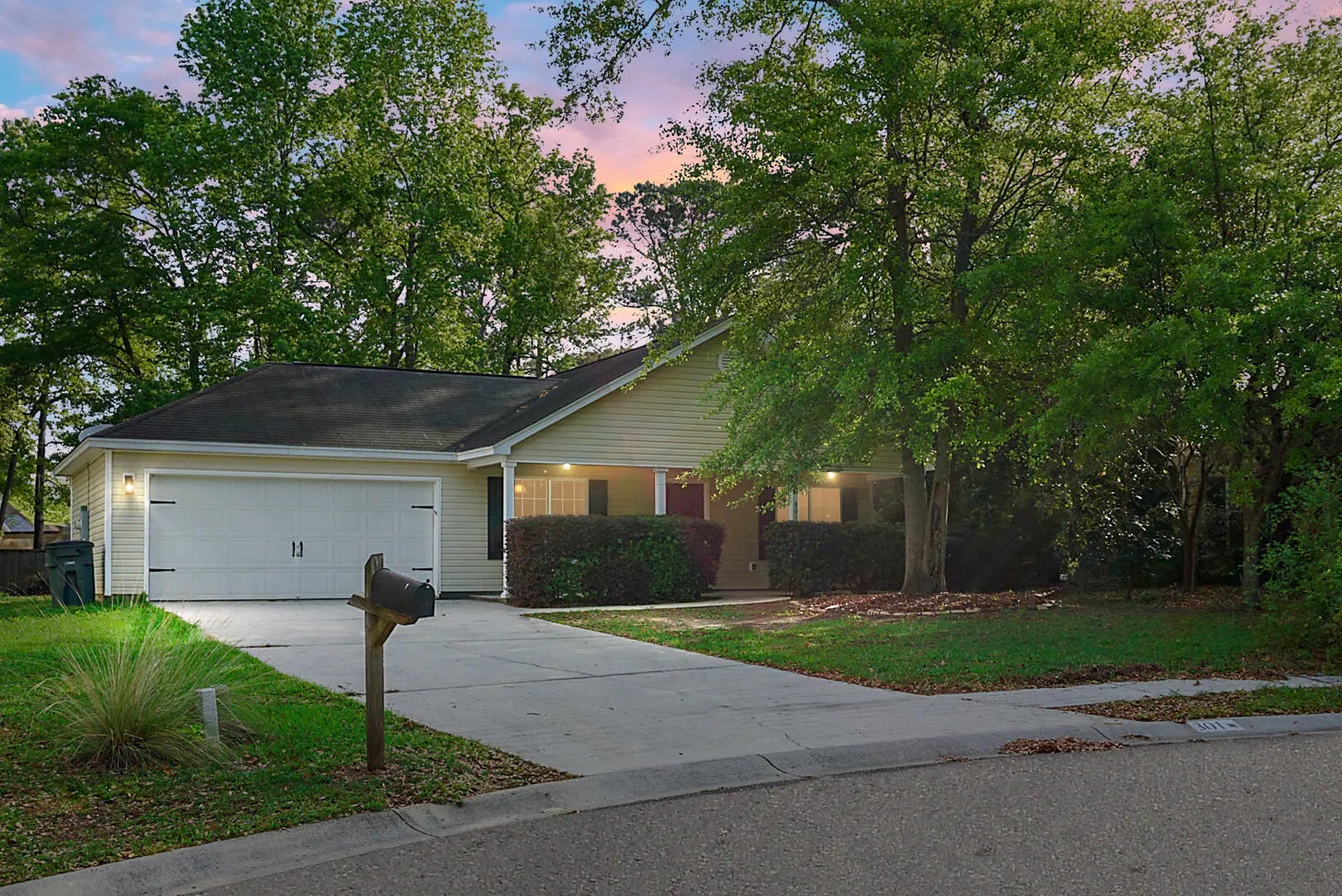 Photo of Listing #25009799