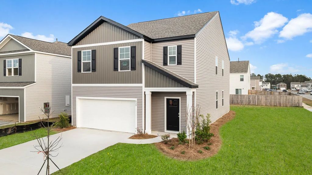 710 Breezy Palm Way, Summerville
