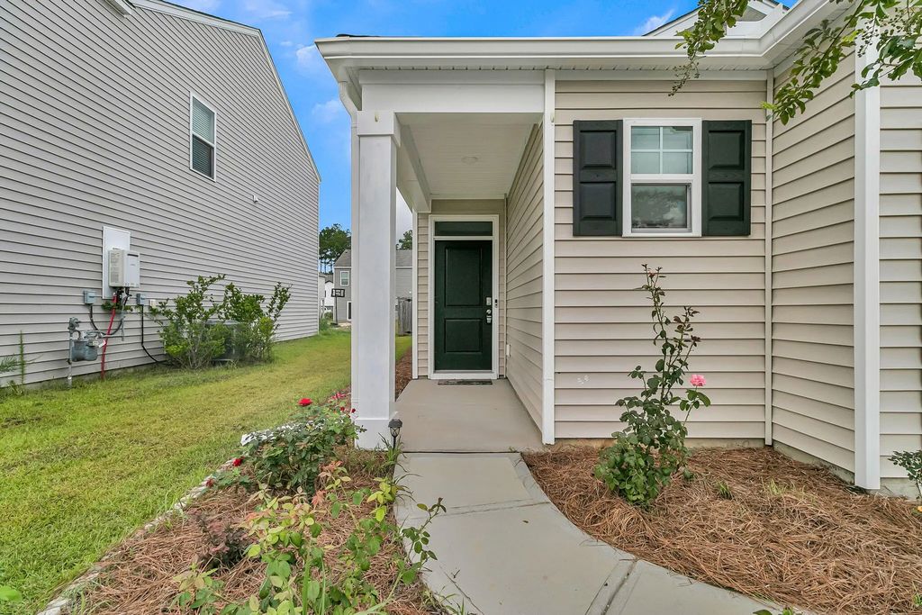 414 Eastern Pine Drive, Summerville