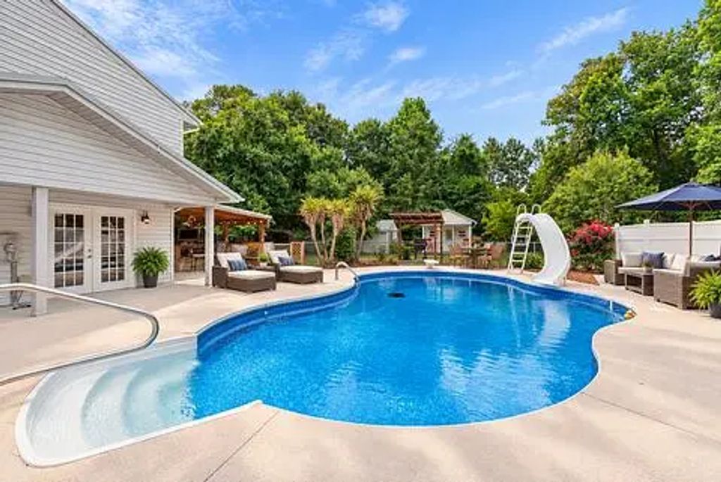 4339 Pinewood Circle, Beaufort