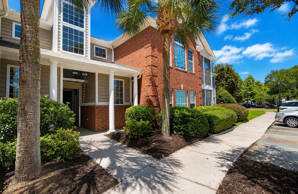 1372 Hopton Circle, Mount Pleasant