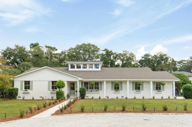 Photo of 1011 Lakeview Drive, Mount Pleasant SC