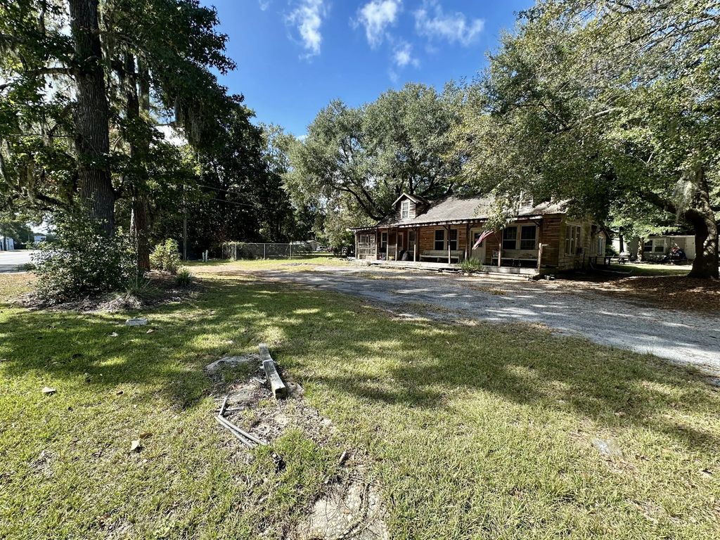 1420 N Highway 52 Drive, Moncks Corner