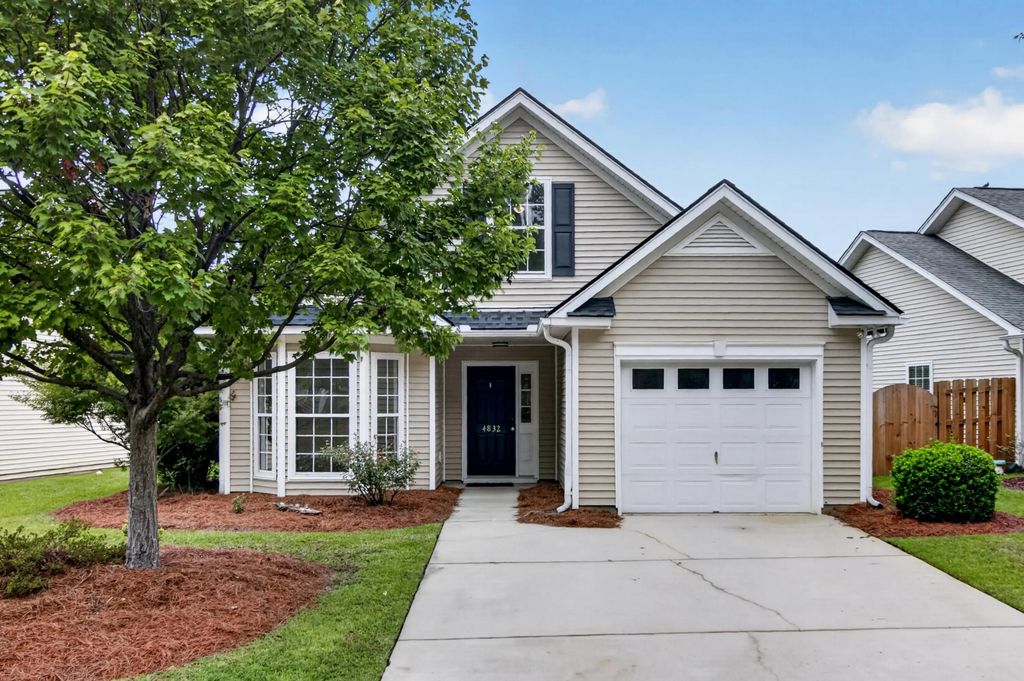 4832 Carnoustie Court, Summerville