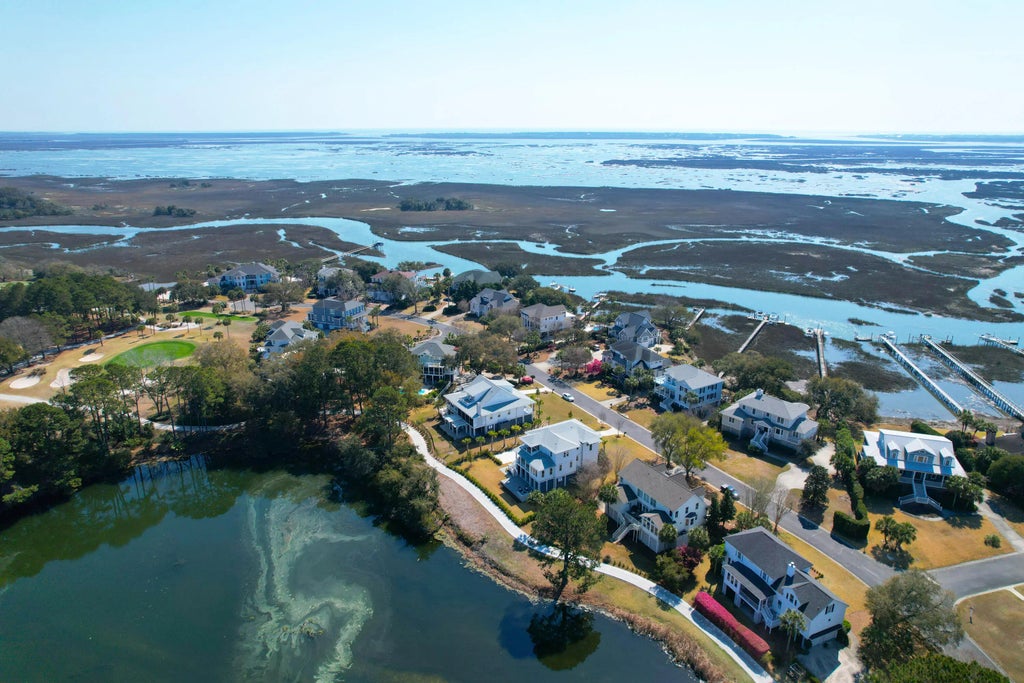 4176 Victory Pointe Drive, Mount Pleasant