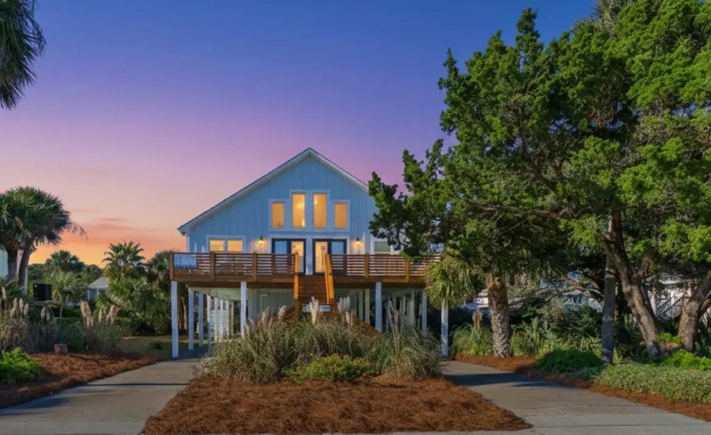 1303 Palmetto Boulevard, Edisto Beach