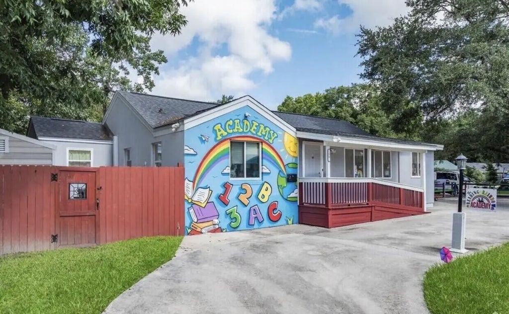 24 Sycamore Avenue, Charleston