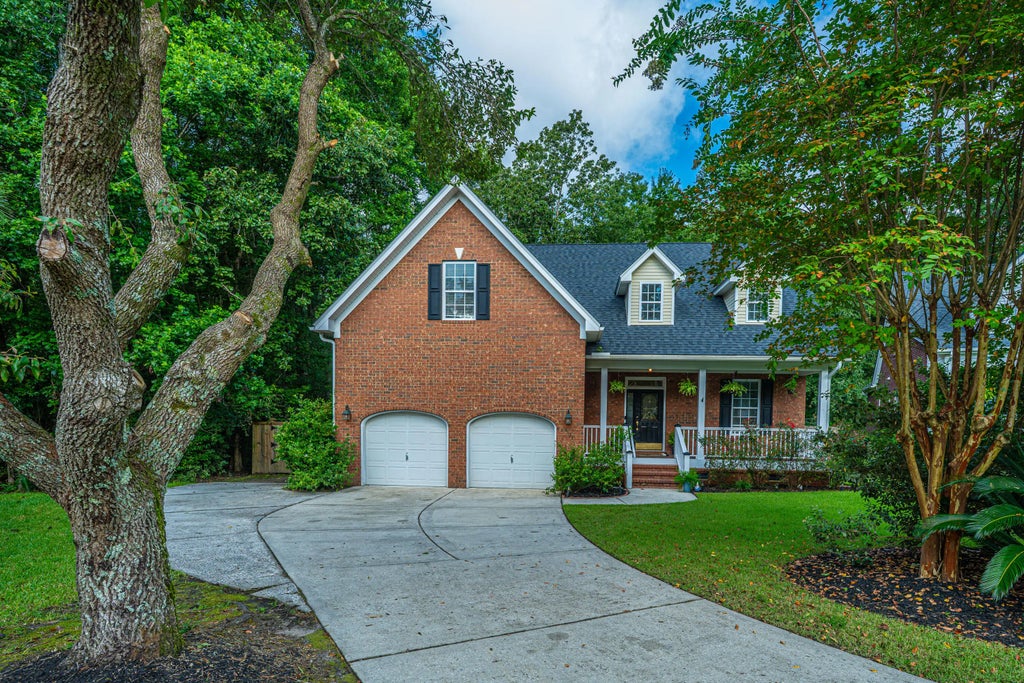 8631 Woodland Walk, North Charleston