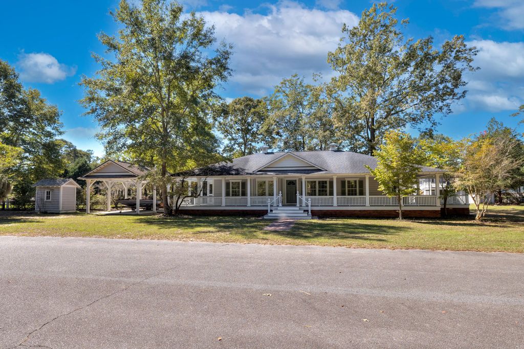 1240 Wonders Way, Manning