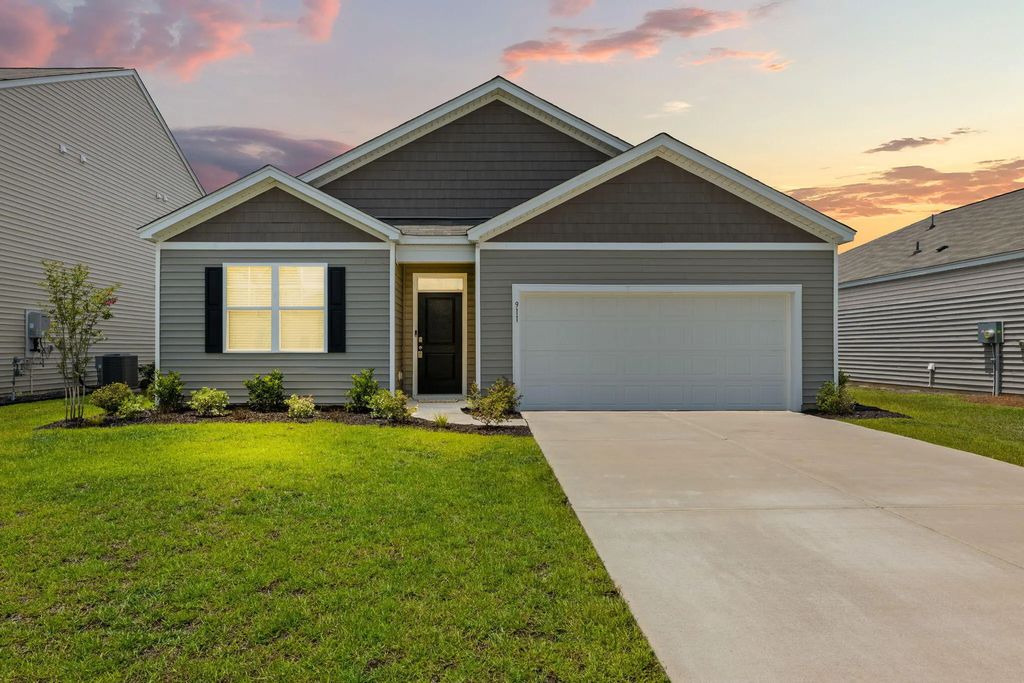911 Woodside Creek Lane, Summerville