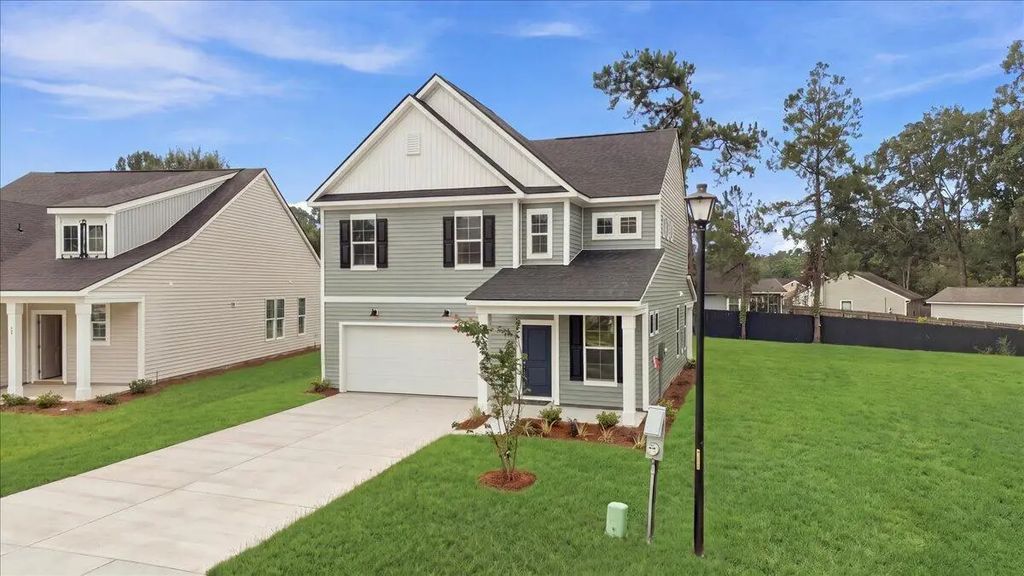 436 Cadbury Loop, Summerville