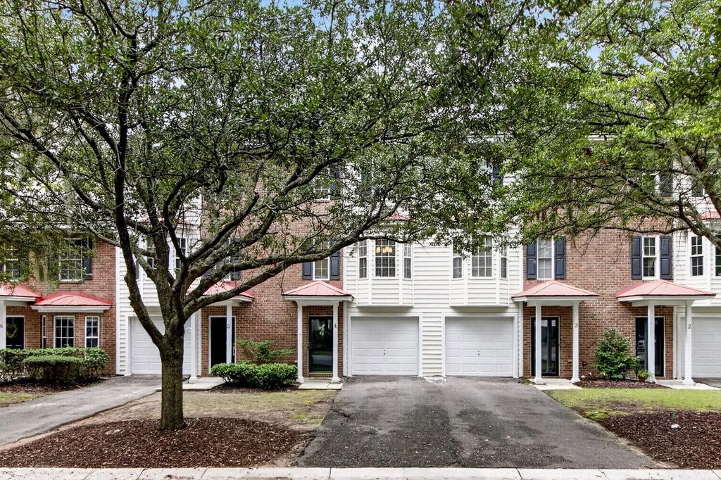 4008 Radcliffe Place Drive Unit M-4, Charleston