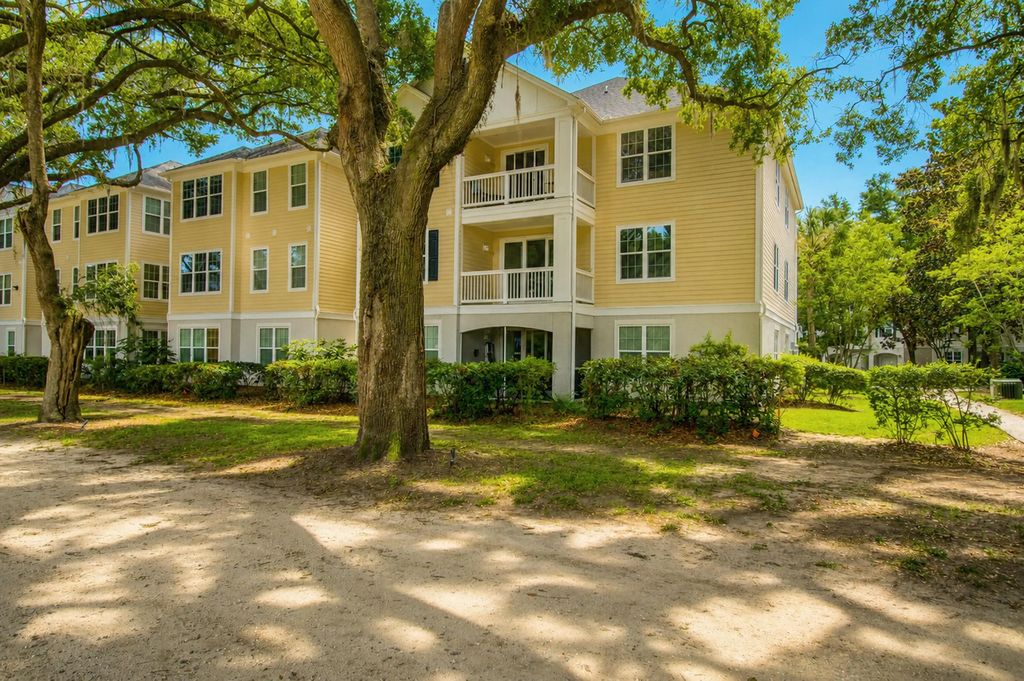 60 Fenwick Hall Allee Alley 217, Johns Island
