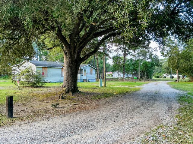 Photo of 839 Burgin Road, McClellanville SC