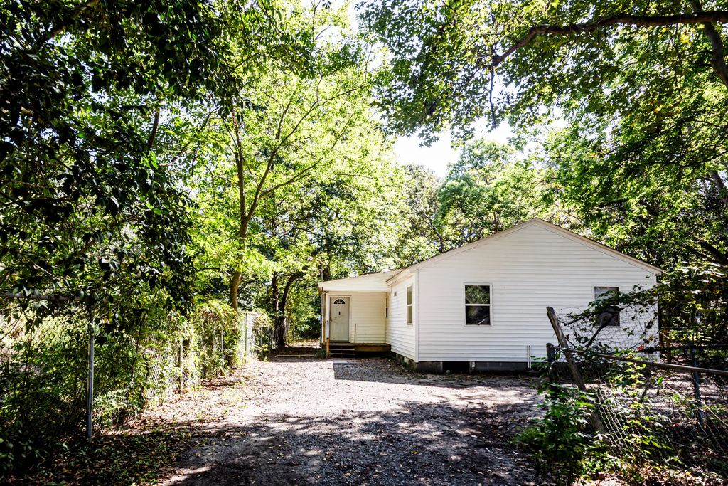 722 Sequoia Street, Charleston