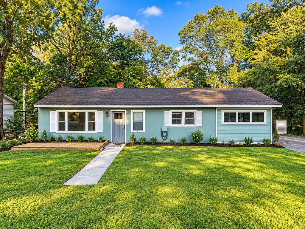 107 Keenan Avenue, Goose Creek